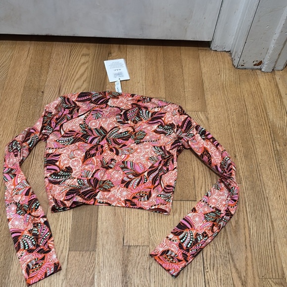 New ALC rash guard swim top - Picture 4 of 4